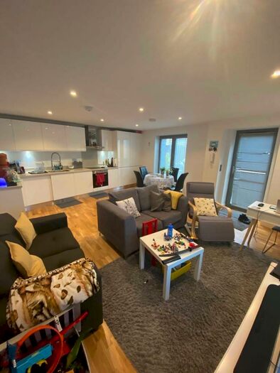 2 Bedroom Apartment To Rent In Hawthorn Road, London, NW10