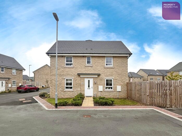 3 Bedroom Semi-detached House For Sale In Brunel Drive, Silsden, BD20