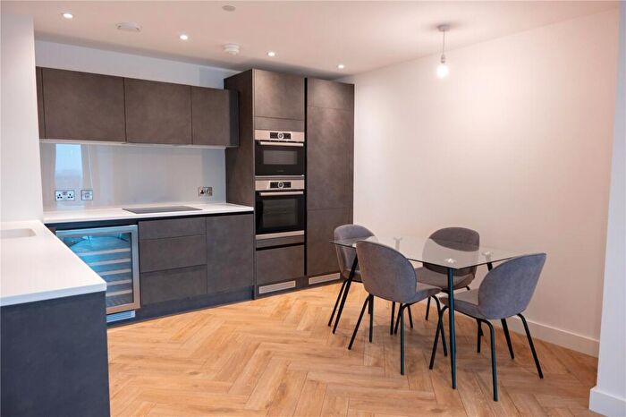 2 Bedroom Apartment For Sale In Silvercroft Street, Manchester, M15