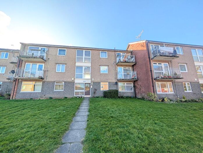 1 Bedroom Flat To Rent In Cliffe Gardens, Shipley, BD18