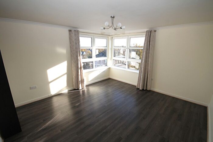 2 Bedroom Flat To Rent In Loaning Road, Restalrig, Edinburgh, EH7