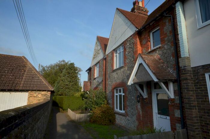 2 Bedroom Terraced House To Rent In Newington, CT18