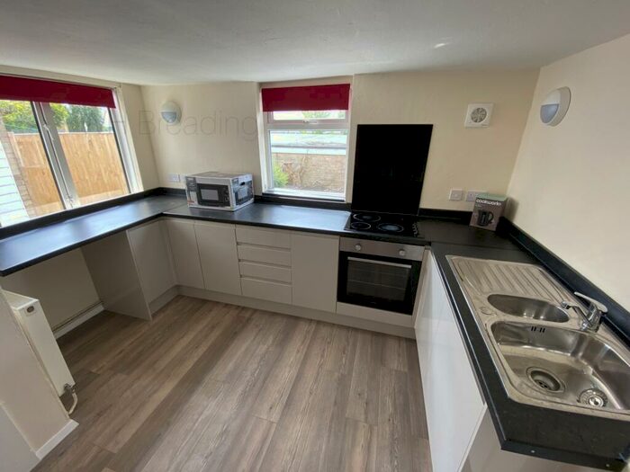 5 Bedroom House To Rent In Bawden Close, Canterbury, CT2