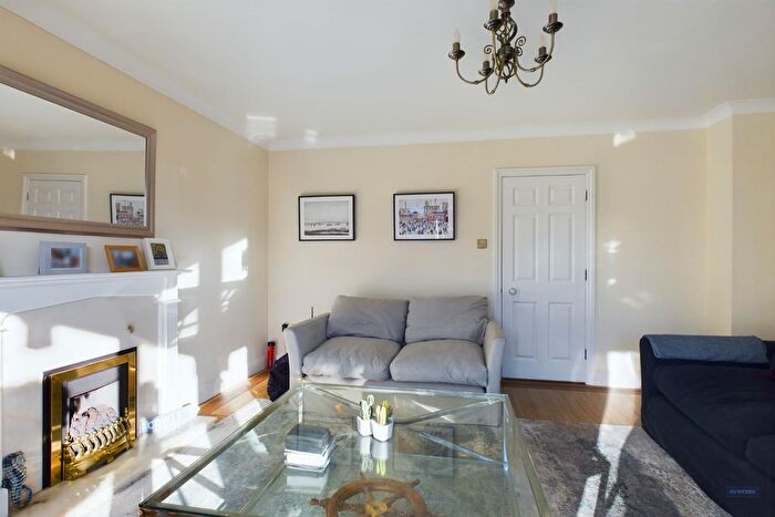 4 Bedroom Property To Rent In White Heather Court, Hythe, Southampton, SO45