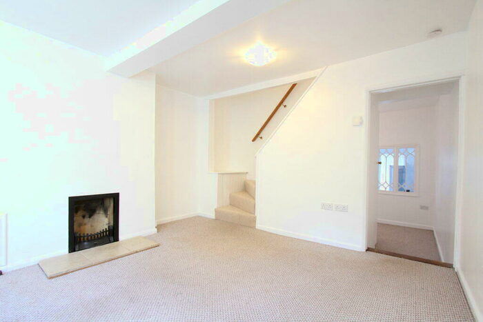 3 Bedroom Terraced House To Rent In Broughton Road, Banbury, Oxon, OX16