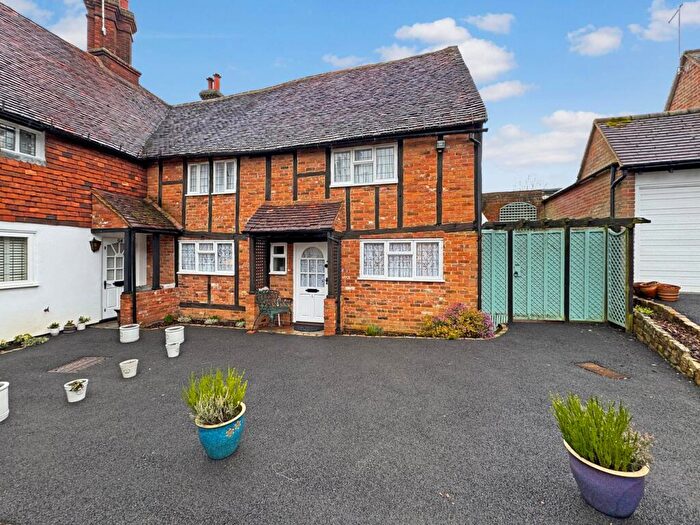 3 Bedroom Cottage For Sale In High Street, Amersham, HP7