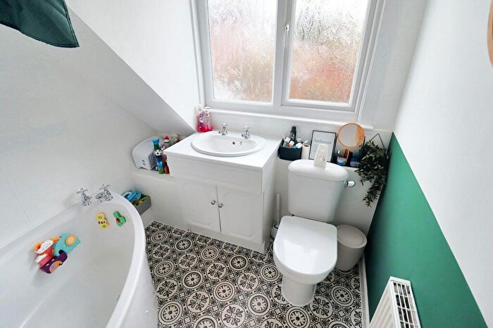 3 Bedroom Semi-Detached House For Sale In Woodleigh, Thornbury, BS35