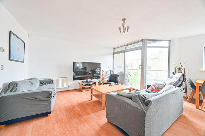 2 Bedroom Flat For Sale In Violet Road, Bow, London, E3