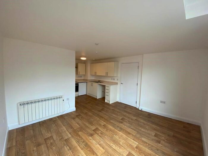1 Bedroom Flat To Rent In Castle Way, Southampton, SO14