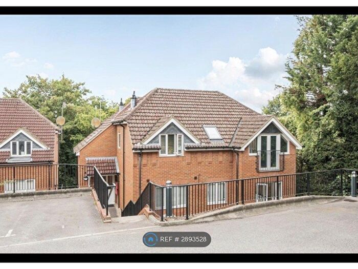 2 Bedroom Flat To Rent In Goodearl Court, High Wycombe, HP12