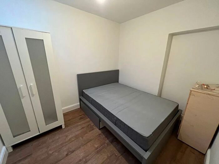 3 Bedroom Flat To Rent In St. Mary Road, London, E17