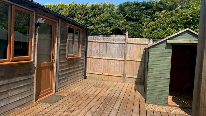 1 Bedroom Barn Conversion To Rent In The Barn, Lyne Lane, KT16