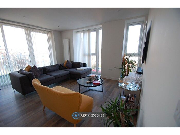 2 Bedroom Flat To Rent In Millar House, Borehamwood, WD6