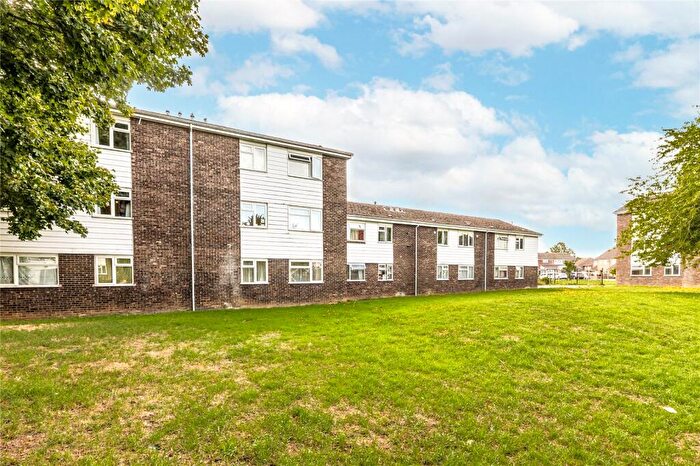 2 Bedroom Apartment For Sale In Daisy Bank, Abingdon, Oxfordshire, OX14