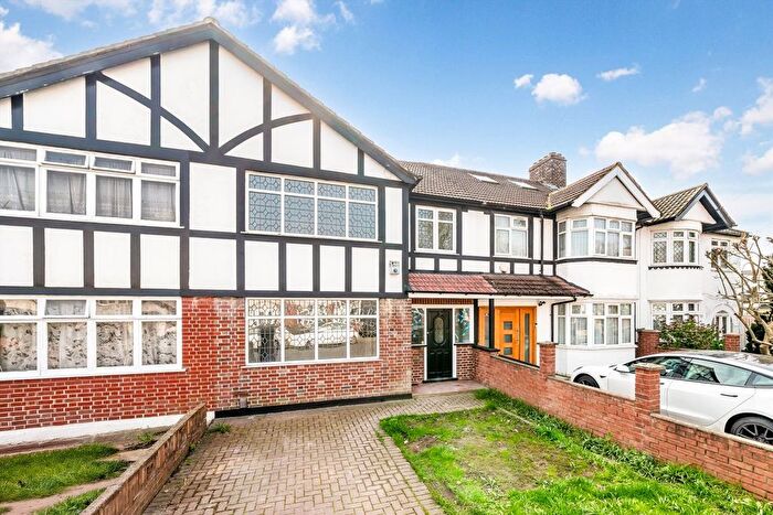 4 Bedroom Property To Rent In Syon Park Gardens, Isleworth, TW7