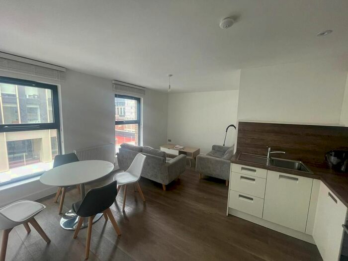 2 Bedroom Flat To Rent In Tennant Street, Edgbaston, Birmingham, B15