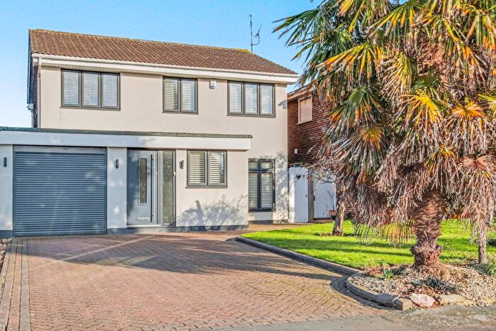 4 Bedroom Detached House For Sale In Ladram Close, Thorpe Bay, SS1