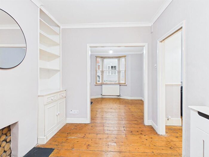 2 Bedroom House To Rent In Islingword Place, Brighton, BN2