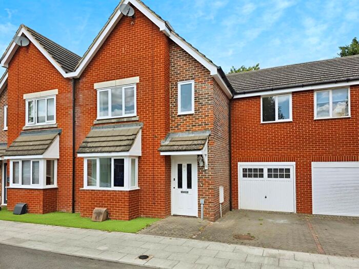 4 Bedroom Terraced House For Sale In Edward Vinson Drive, Faversham, ME13