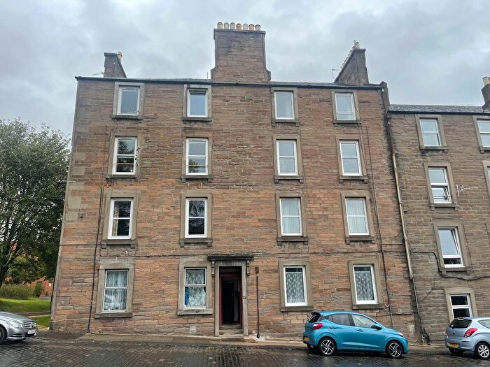 3 Bedroom Flat To Rent In Ellen Street, Dundee, Angus, DD1
