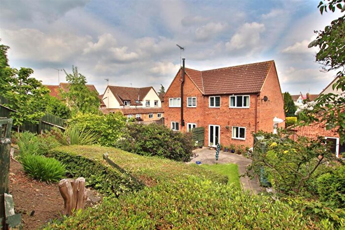 3 Bedroom Semi-Detached House For Sale In Wagtail Drive, Northway, Tewkesbury, GL20