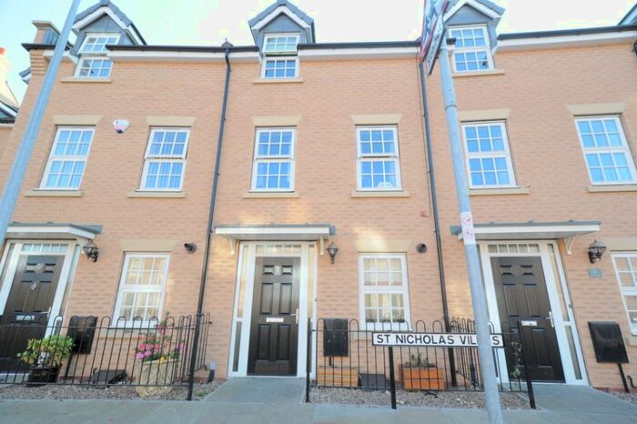 3 Bedroom Town House To Rent In St. Nicholas Villas, St. Nicholas Road, Beverley, Beverley, HU17