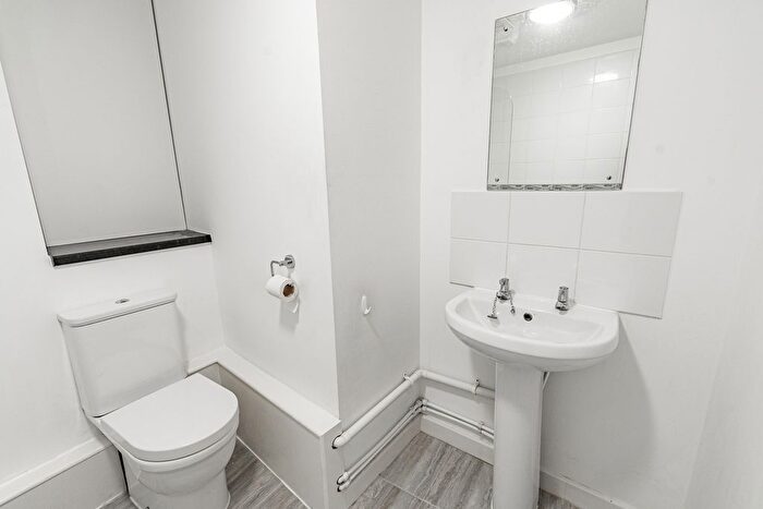 1 Bedroom Flat To Rent In High Street, Bromsgrove, Worcestershire, B61