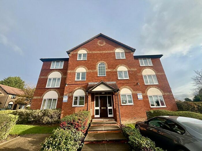 Studio To Rent In Columbus Gardens, Northwood, HA6