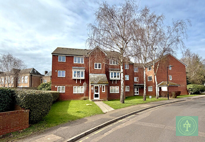 1 Bedroom Flat For Sale In Leigh Hunt Drive, Southgate, N14