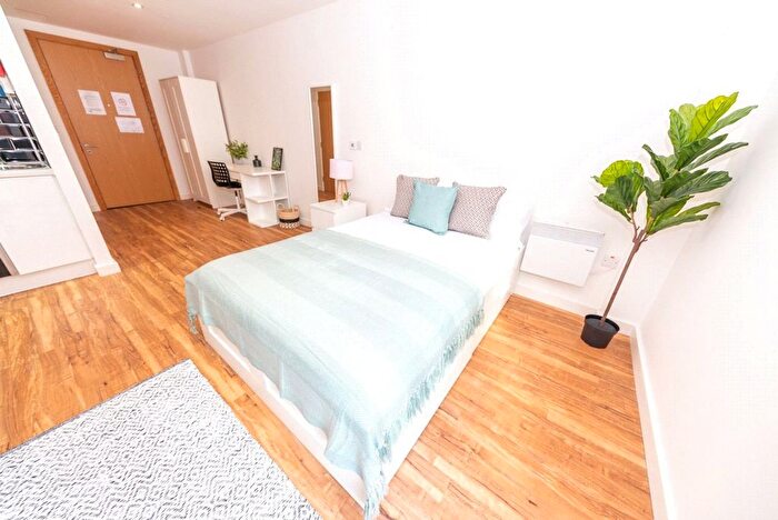 Studio To Rent In Plaza Boulevard, Liverpool, L8