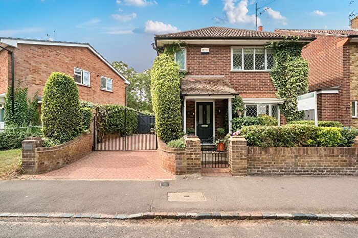4 Bedroom Detached House For Sale In The Green, Wraysbury, TW19