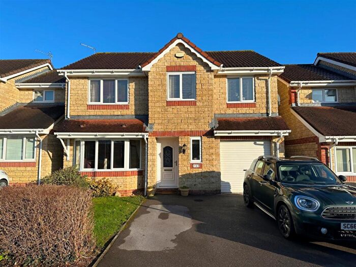 5 Bedroom Detached House For Sale In Oak Road, Chippenham, SN14