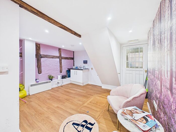Retail Property To Rent In Barton Street, Tewkesbury, Gloucestershire, GL20