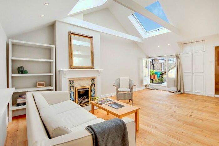 1 Bedroom Flat To Rent In Voss Street, London, E2