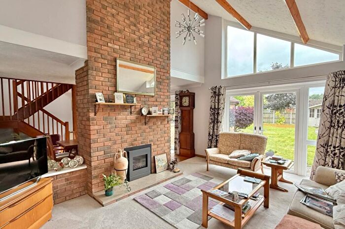 4 Bedroom Chalet For Sale In Heath Road, St. Leonards, BH24