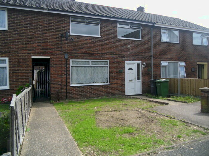 3 Bedroom Terraced House To Rent In Oak Close, Thetford, IP24