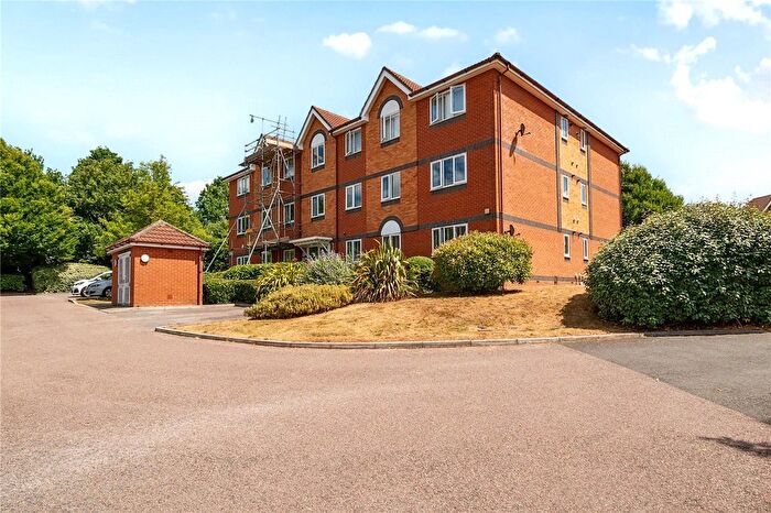 2 Bedroom Flat For Sale In Hebbecastle Down, Warfield, Bracknell, RG42