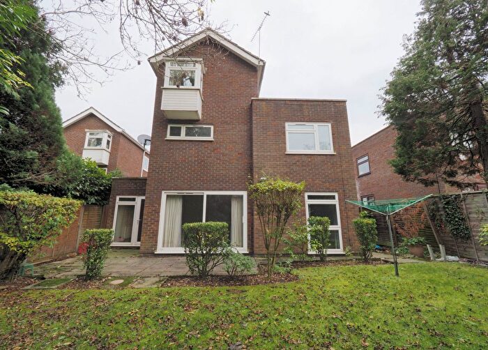 5 Bedroom Detached House To Rent In Fortnums Acre, Stanmore, HA7