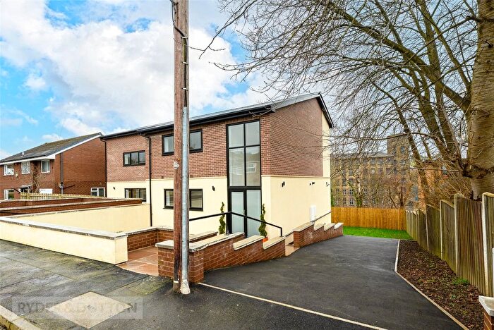 3 Bedroom Semi Detached House For Sale In Devon Way, Bailiff Bridge, Brighouse, HD6