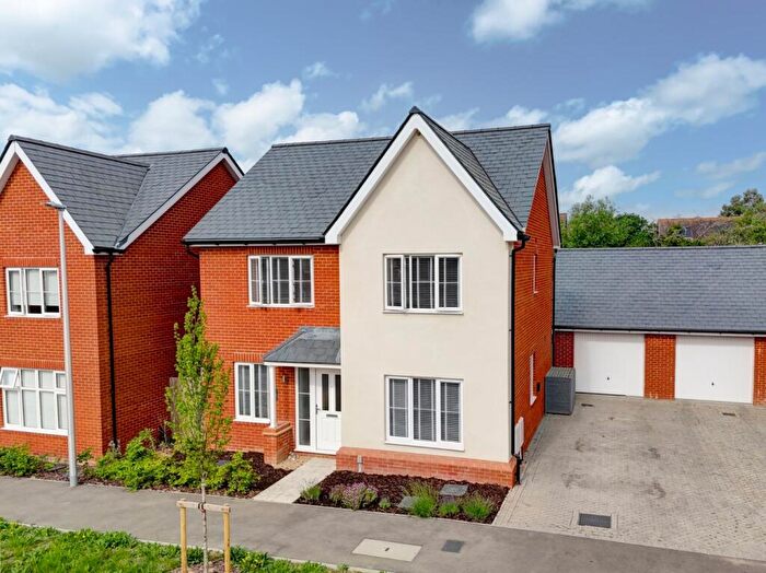 4 Bedroom Detached House For Sale In Daisy Drive, Hailsham, BN27
