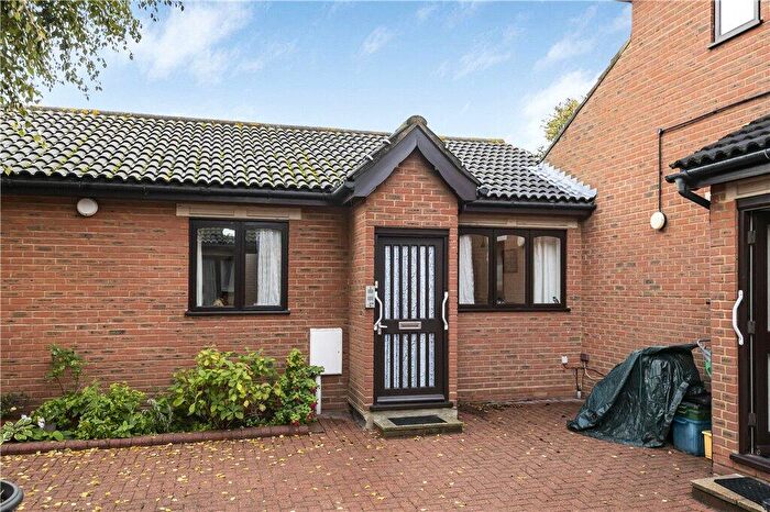 1 Bedroom Bungalow For Sale In Bletchingley Close, Thornton Heath, CR7