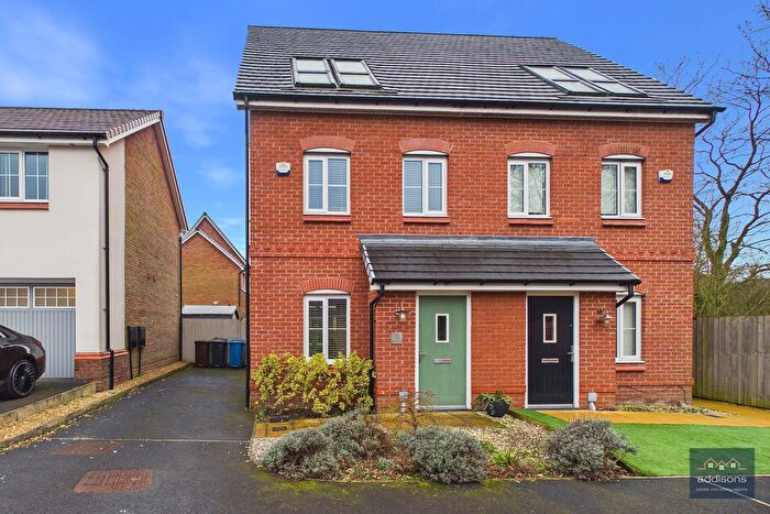 3 Bedroom Semi Detached House For Sale In Broadfern, Standish, WN6