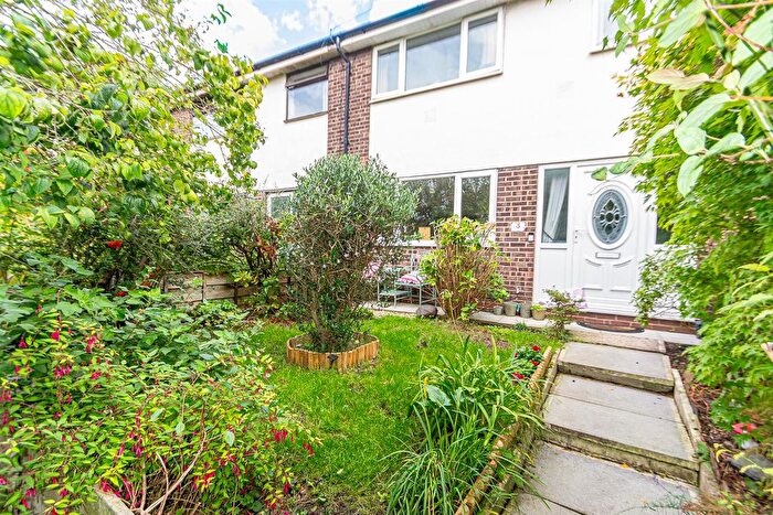 3 Bedroom Mews For Sale In Boat Walk, Lower Walton, Warrington, WA4
