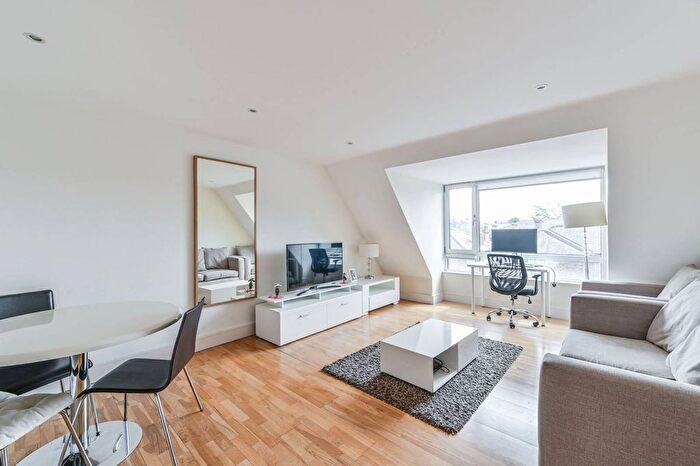 1 Bedroom Flat To Rent In Liberty Street, Oval, London, SW9