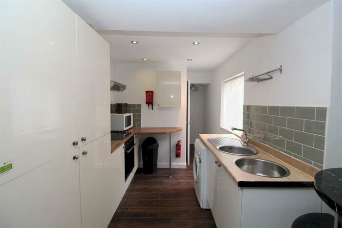 6 Bedroom House To Rent In Rhymney Street, Cathays, Cardiff, CF24