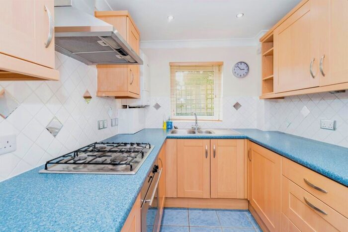2 Bedroom Apartment For Sale In Winchester Road, Southampton, SO16