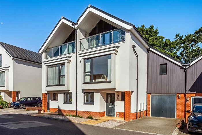 3 Bedroom Semi Detached House To Rent In Huxley Drive, Hurst Green, Oxted, RH8