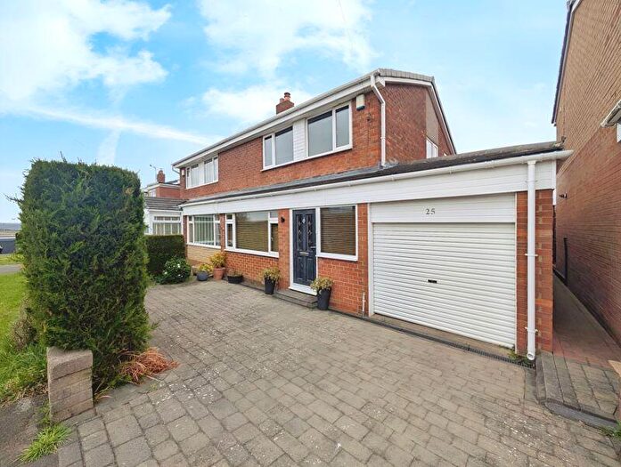 3 Bedroom Semi-Detached House For Sale In Hartside Crescent, Winlaton, NE21