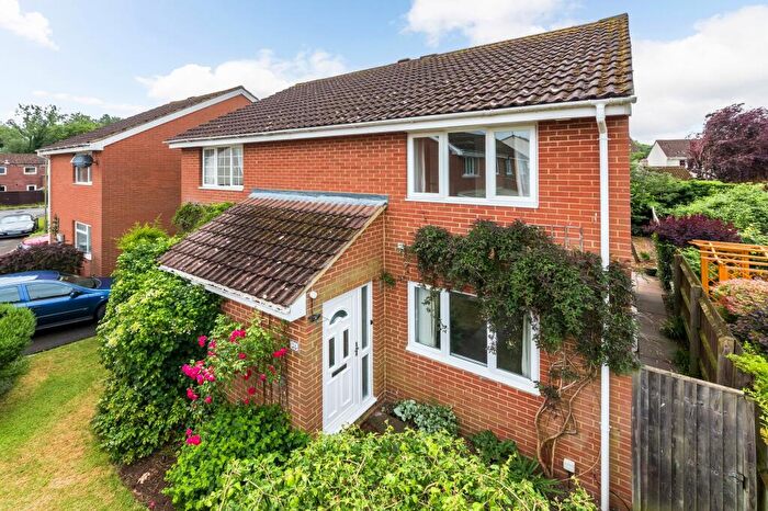 3 Bedroom Semi Detached House For Sale In Curtis Avenue, Abingdon, OX14