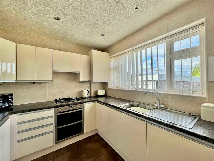 2 Bedroom Semi-Detached Bungalow For Sale In Shirley Avenue, Hyde, SK14